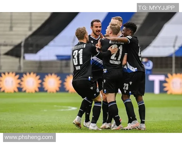 巴黎足球会与波城的激烈对决揭示了足球战术与团队协作的重要性