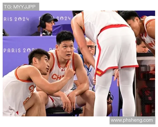 中国男篮迎战立陶宛队力争在国际赛场上展现实力与风采